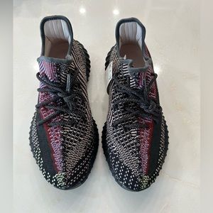 NWT Men’s Yeezy Boost 350 V2 Size 10.5